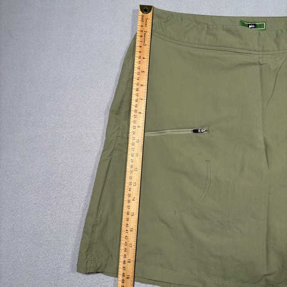 REI Skort Wrap Women’s Sz 14 Army Green Skirt/Shorts Nylon Hiking Pocket UPF 50 - Picture 4 of 11